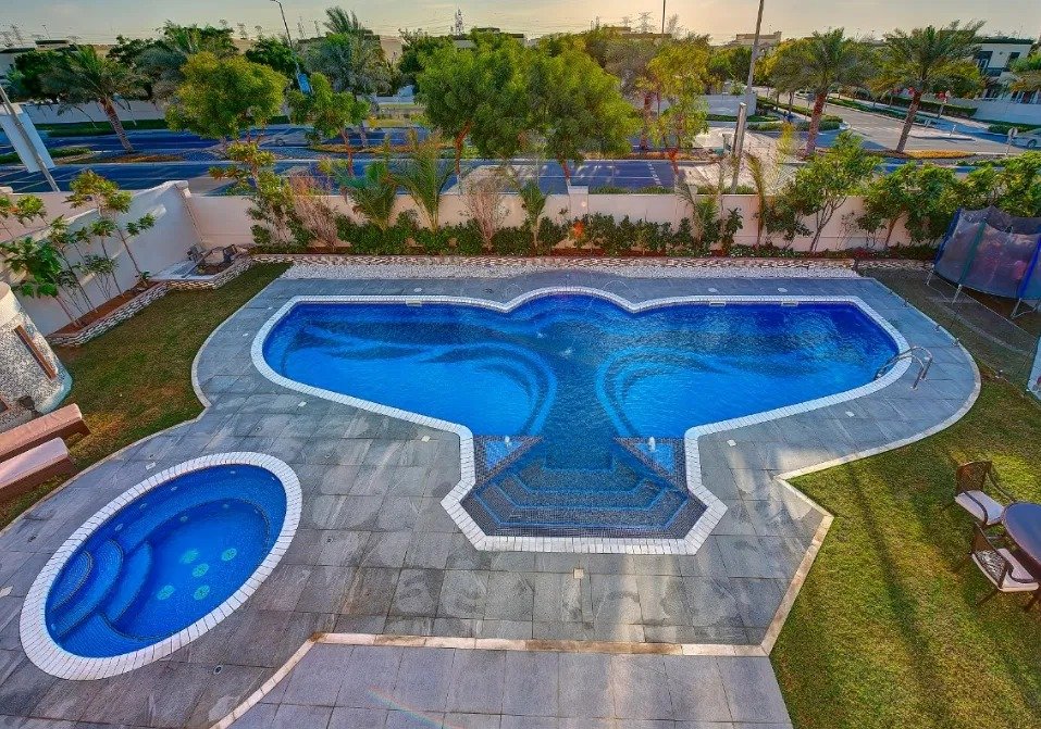 In-ground Concrete Jacuzzi Dubai